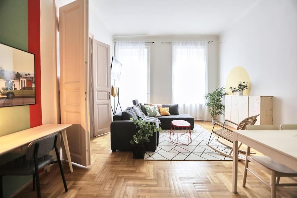 Unwind In Style W Sauna Dsgn 2Br Home Budapest Exterior foto