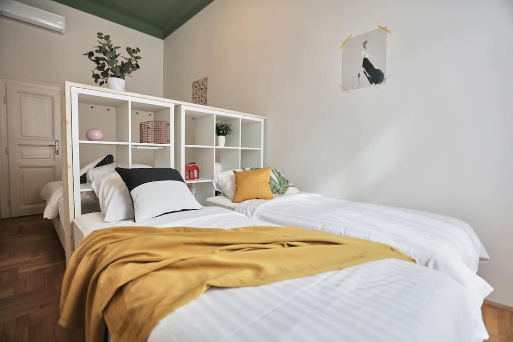 Unwind In Style W Sauna Dsgn 2Br Home Budapest Exterior foto