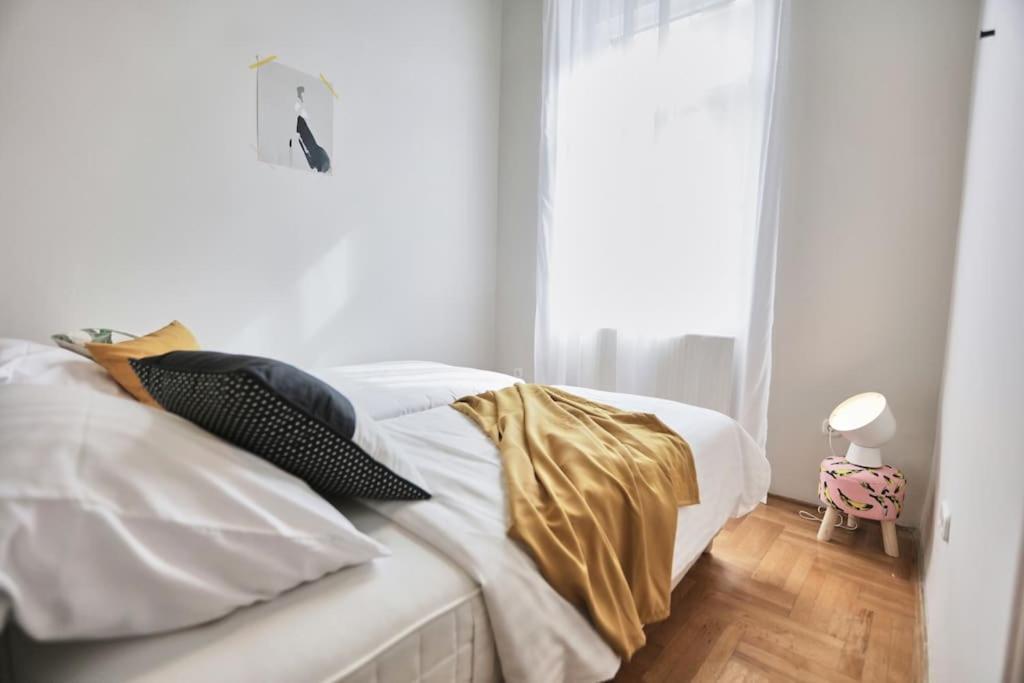 Unwind In Style W Sauna Dsgn 2Br Home Budapest Exterior foto