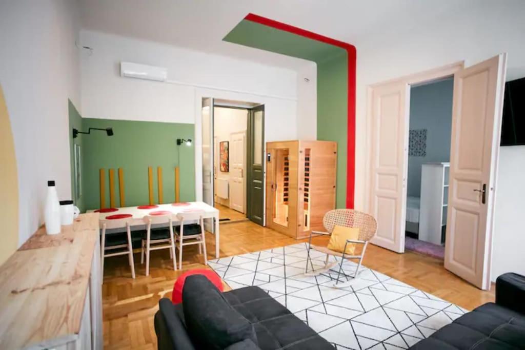 Unwind In Style W Sauna Dsgn 2Br Home Budapest Exterior foto